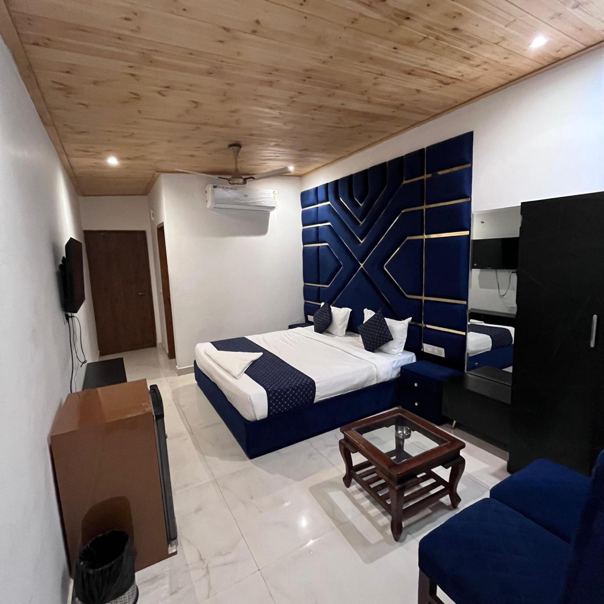 La Casca Experience Hotel Zirakpur Kültér fotó