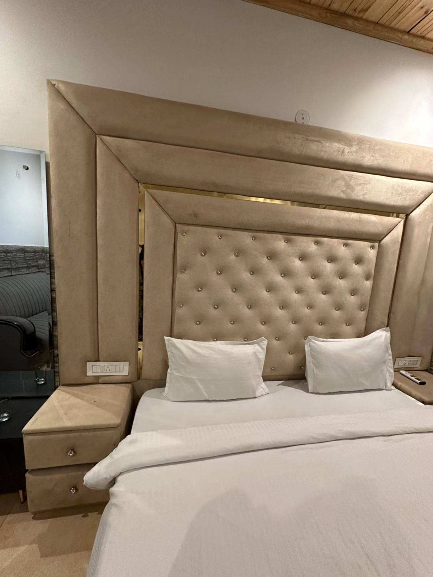 La Casca Experience Hotel Zirakpur Kültér fotó